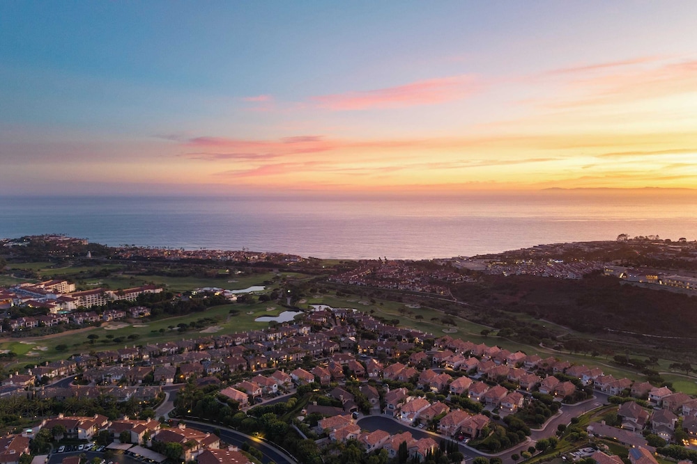 Coastal Retreat With Pool, Hot Tub, BBQ Patio & Minutes to Dana Point Harbor, Monarch Beach, Laguna Beach & Golf Courses Ritz Pointe Condo