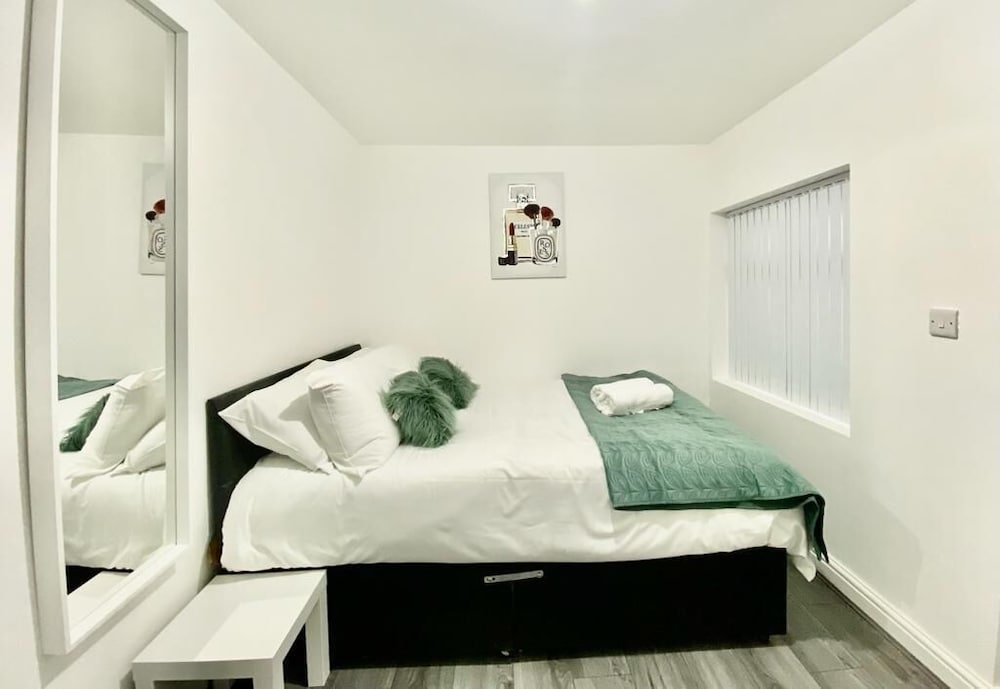 Tong Apartments view 2