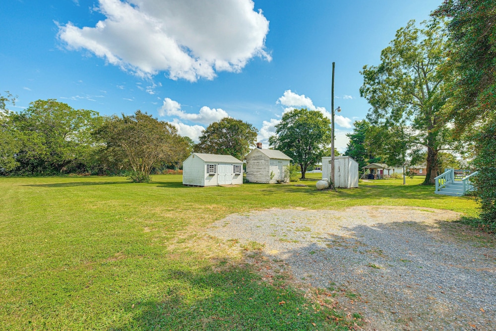 Walk to Dtwn Warsaw: Family Home w/ Deck!