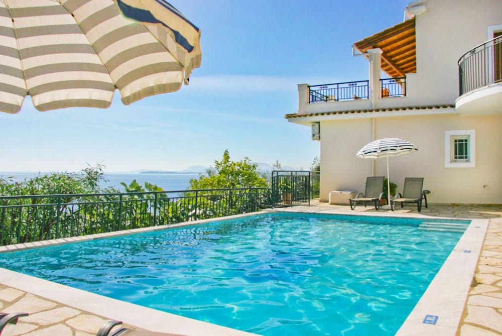 Villa Kerkyroula Large Private Pool Walk to Beach Sea Views A C Wifi Car Not Required - 1972 view 4