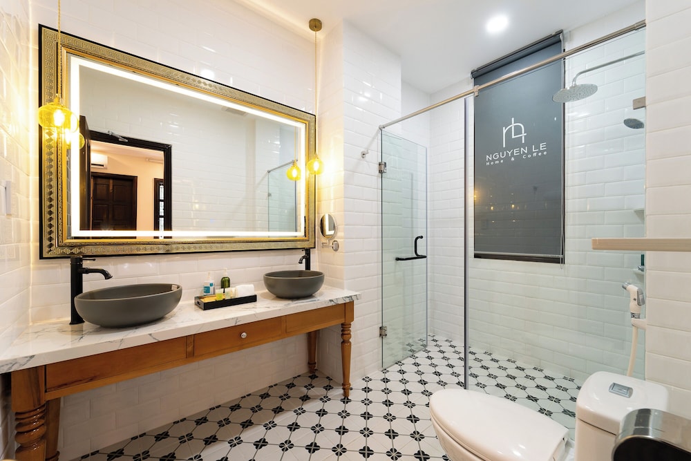 Nguyen Le Home