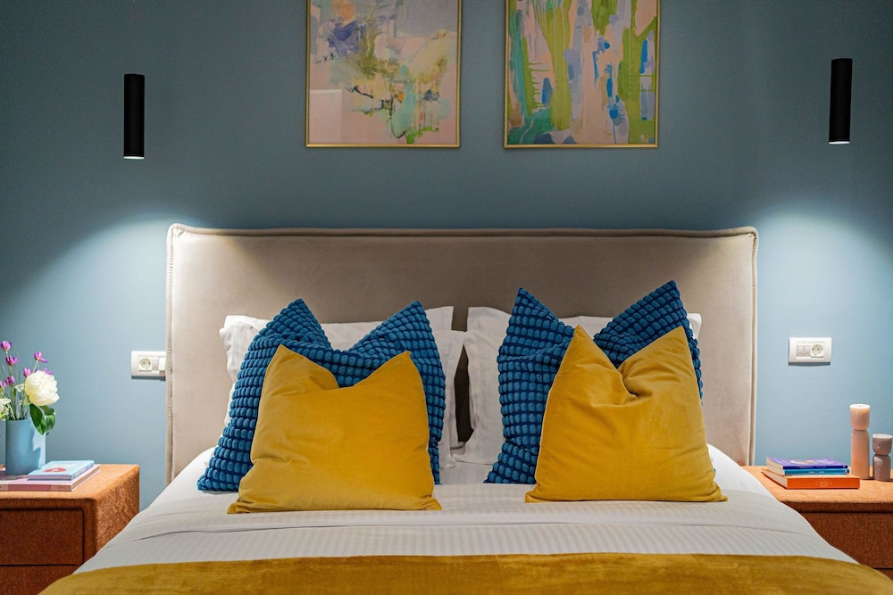 Celestial Azure Tranquil 1BR Piata Universitatii