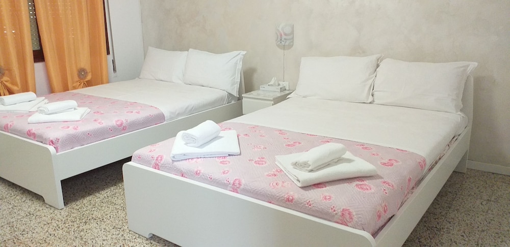 Venice Sanella Rooms view 3