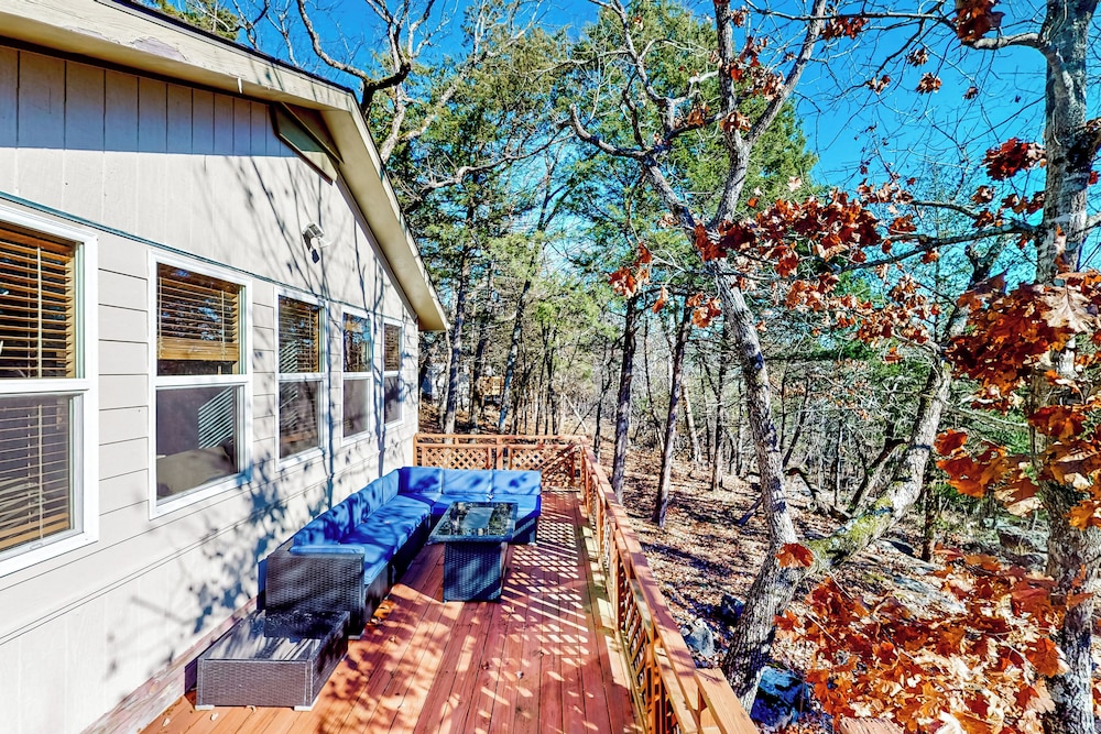 Relax at 'the Cove' Waterfront Getaway