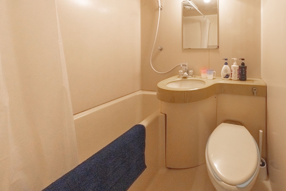 Namba West 5 connecting room