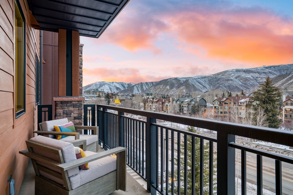 Alpine Oasis Luxury Living Near Vail With Outdoor Oasis Pool and Game Room