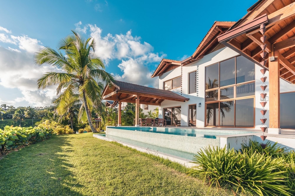 Amazing Villa With Ocean View at Puerto Bahia E6 view 2
