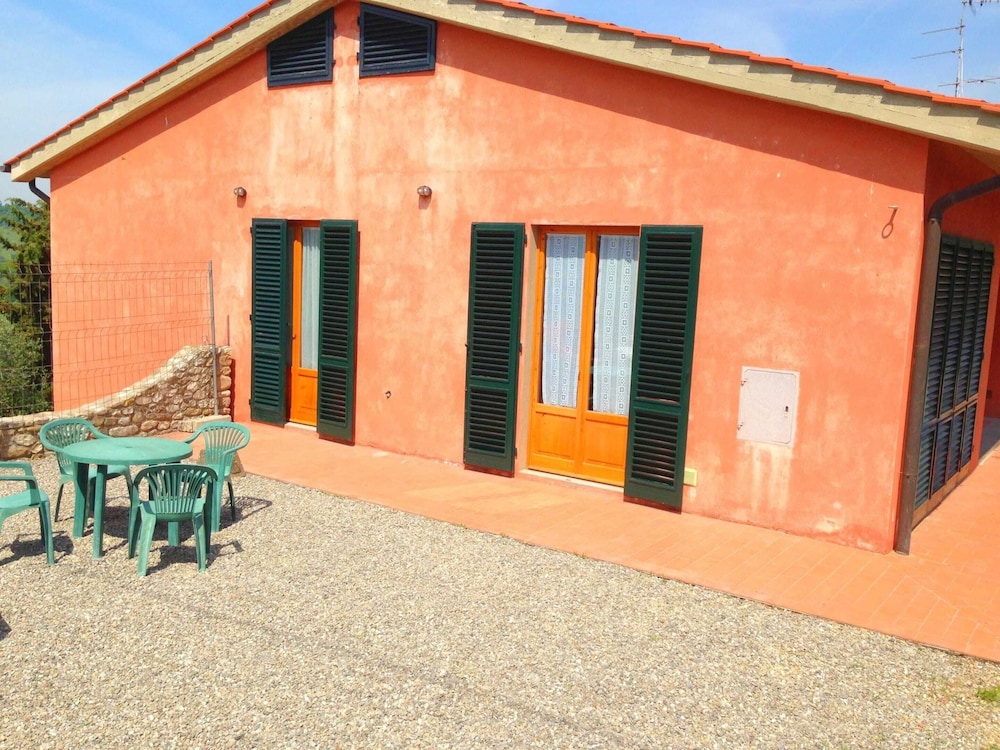 Getaway Amidst Vineyards view 3