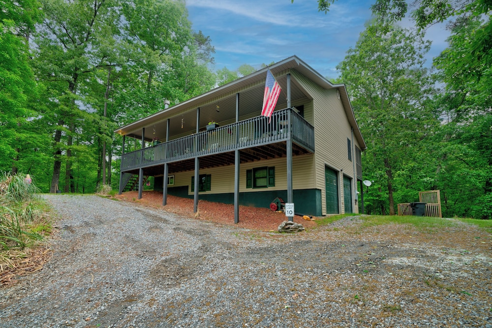 2 Bedroom Home in Ellijay! Private Hot Tub and Sunset Views