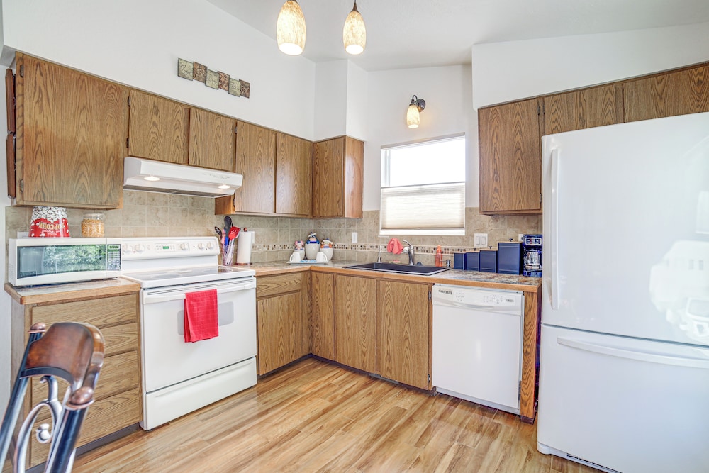 14 Mi to Meridian: Water-view Retreat w/ Patios!
