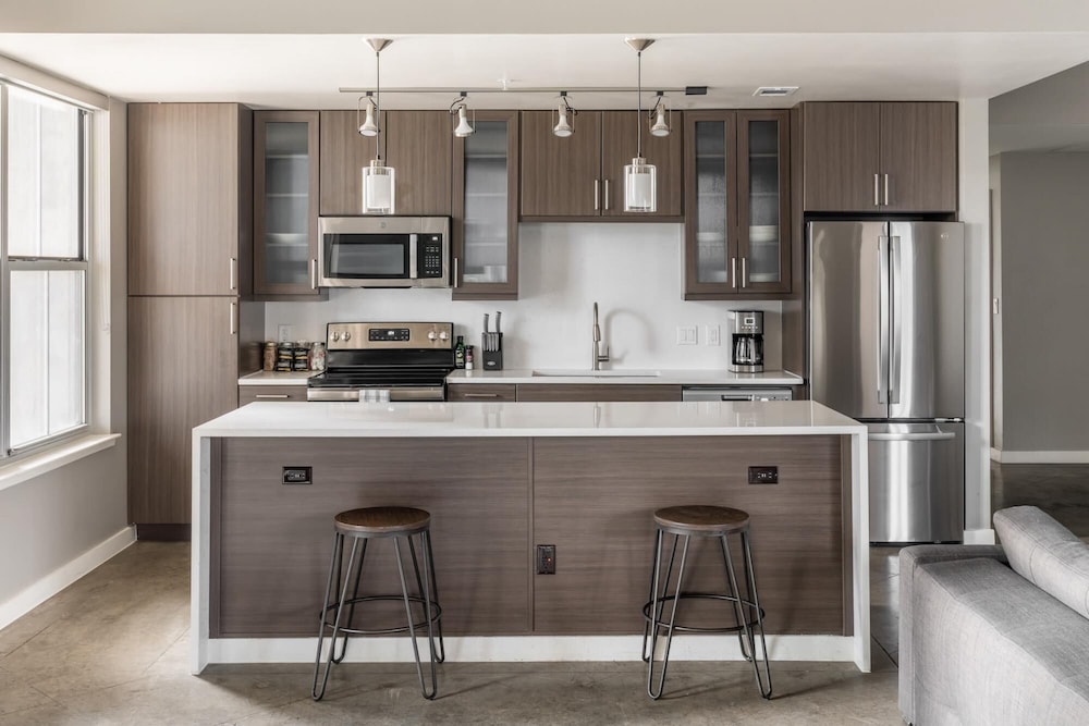 Austin Awesome 2BD 2BA Downtown Apartment view 3