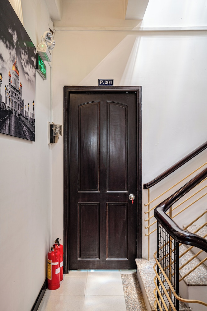 Saigon Central Group Stay