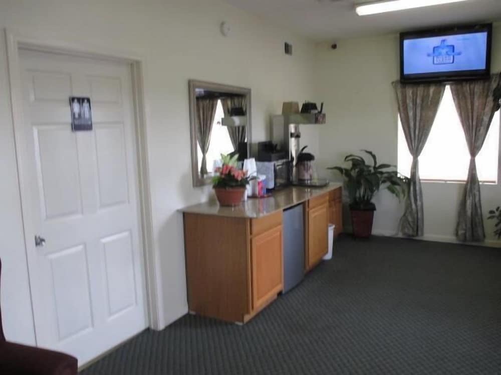 Royal Inn Taylorsville - Property Image 23