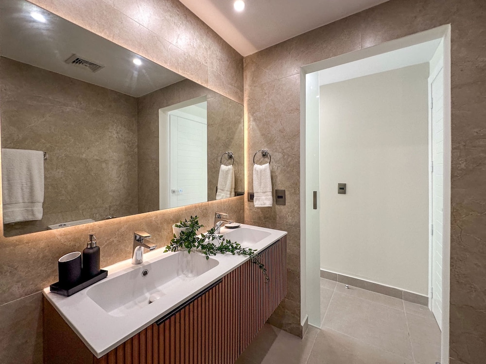 Spectacular Brand new Beach Condo