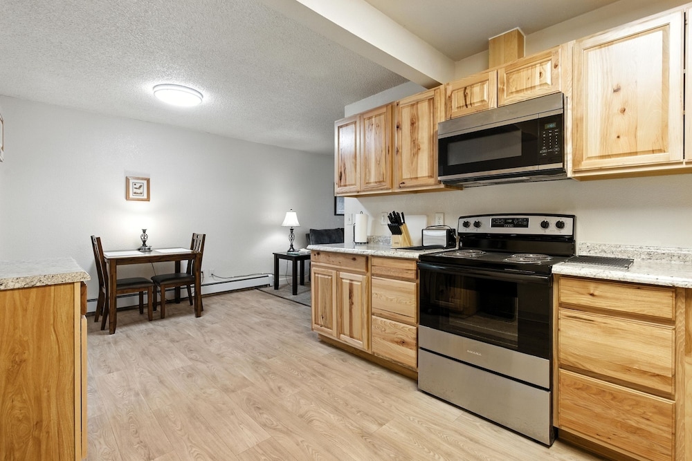 Anchorage 5br Retreat Hikes, City & Comfort 5 Bedroom Home