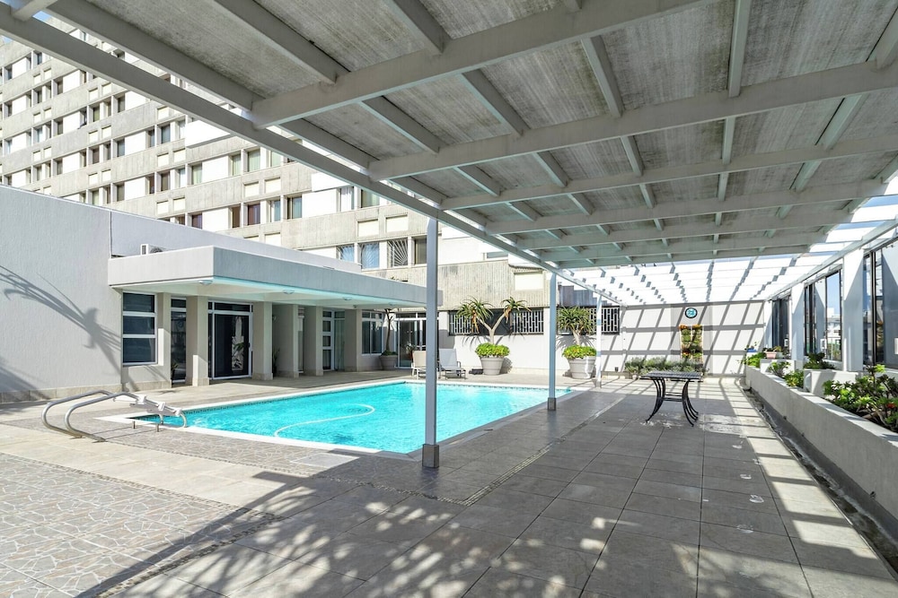 1 Bedroom Apartment, Seapoint, Cape Town