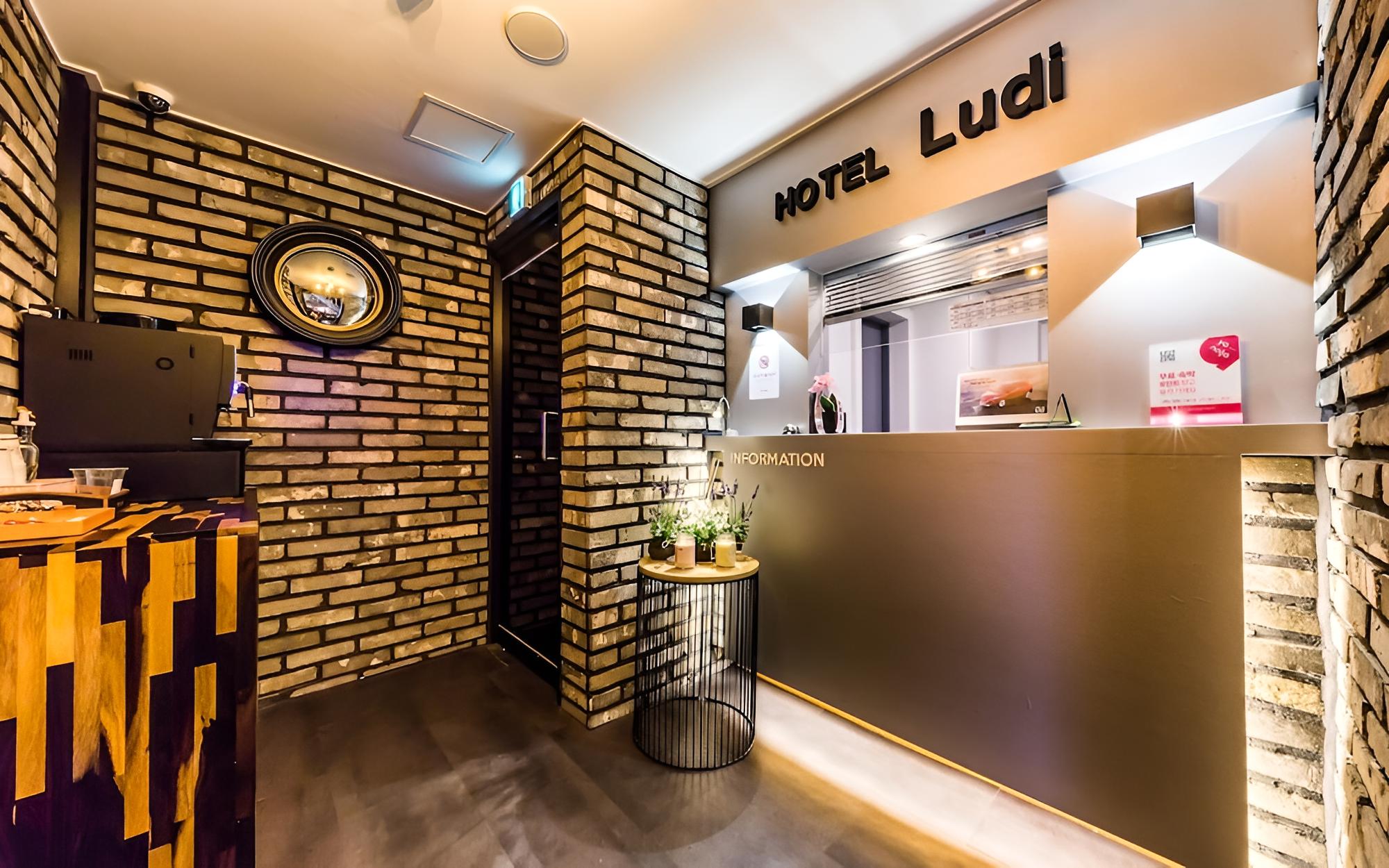 Shinchon Hotel Ludi view 3