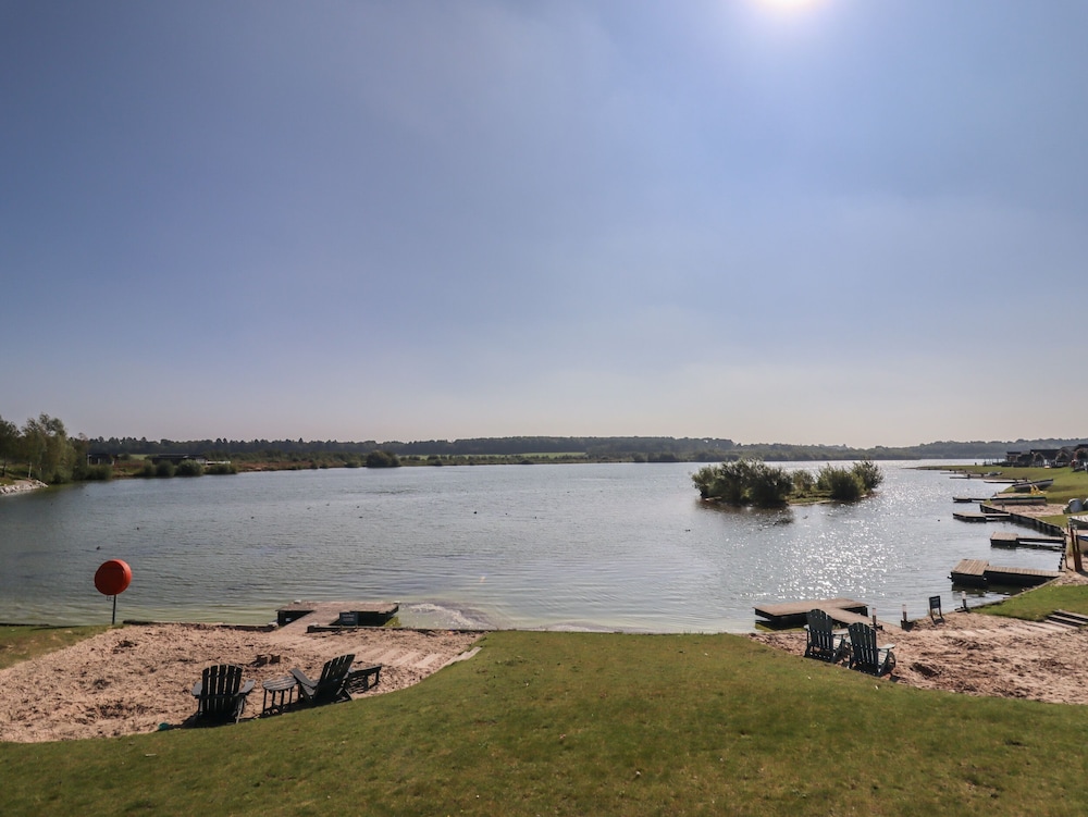 1 Delamere Point