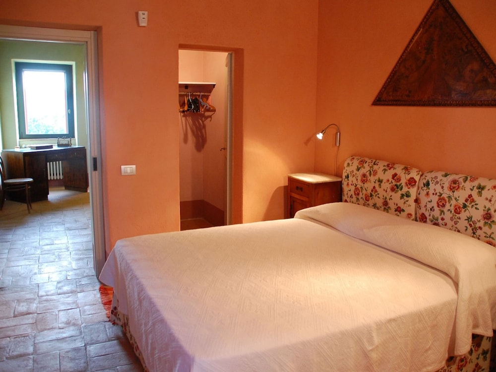 Orte Villa for 8 With Parking view 3