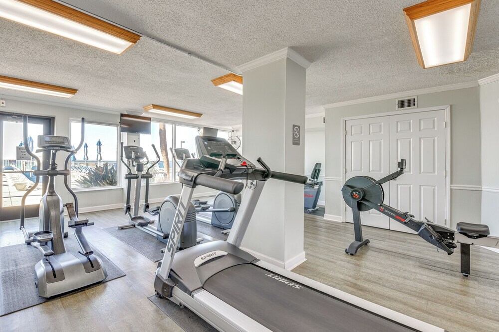 Regency Towers PCB Condo: Beach Access & 2 Pools