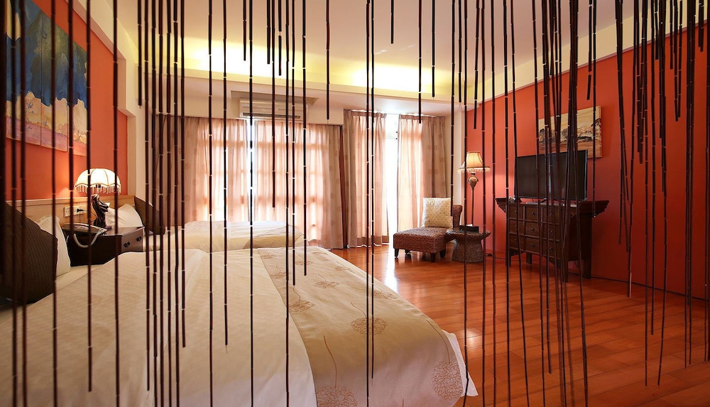 Pine Sea and Flower Hostel