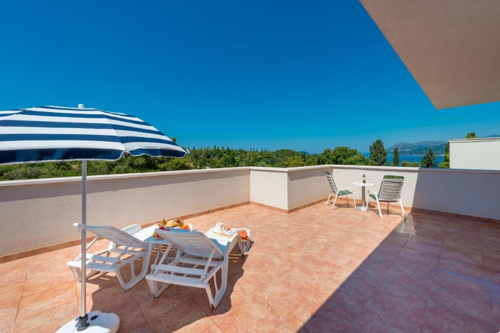 Villa Borna Apartments