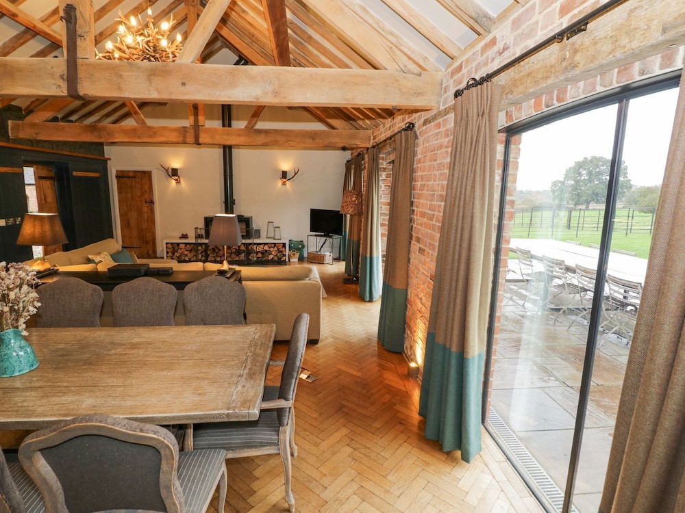 Fairoaks Barns
