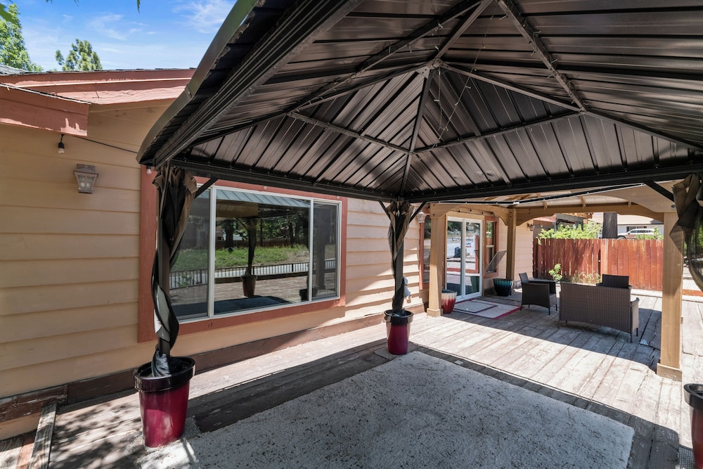 Moonridge Retreat