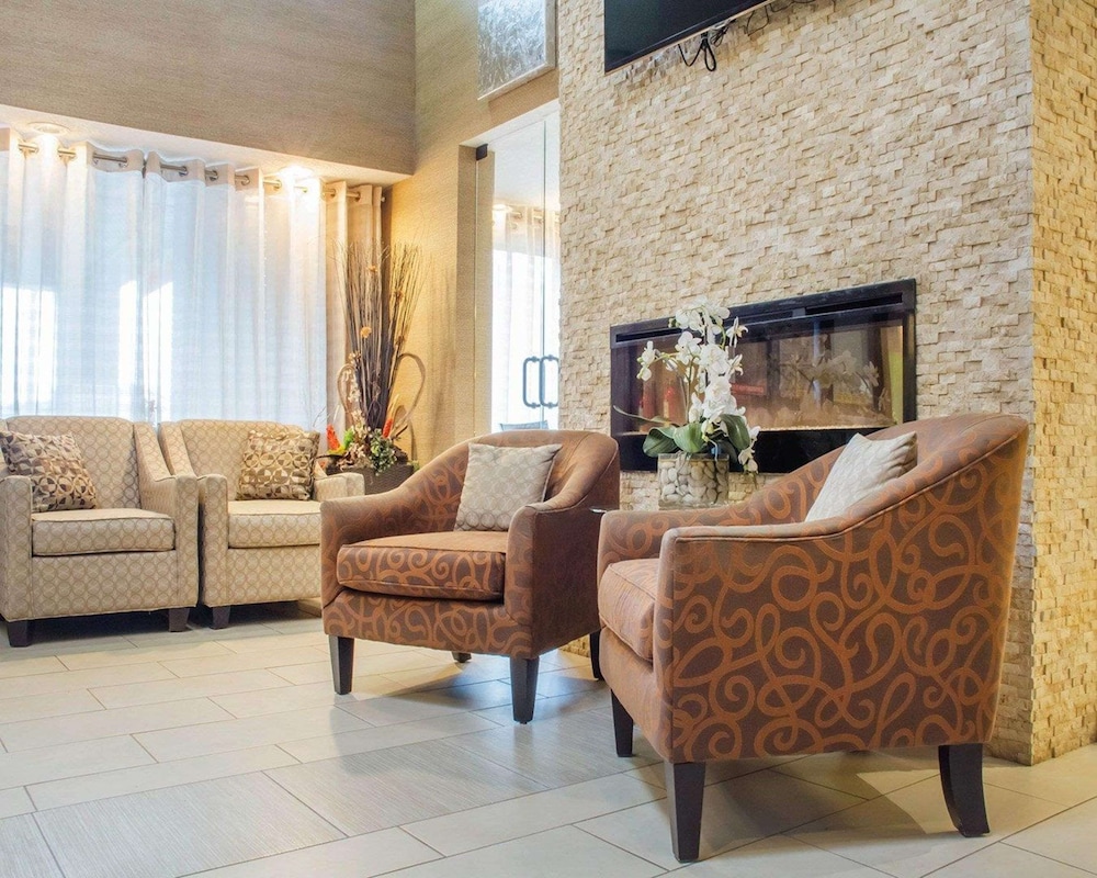 Guelph Vacations - Comfort Inn Guelph - Property Image 5