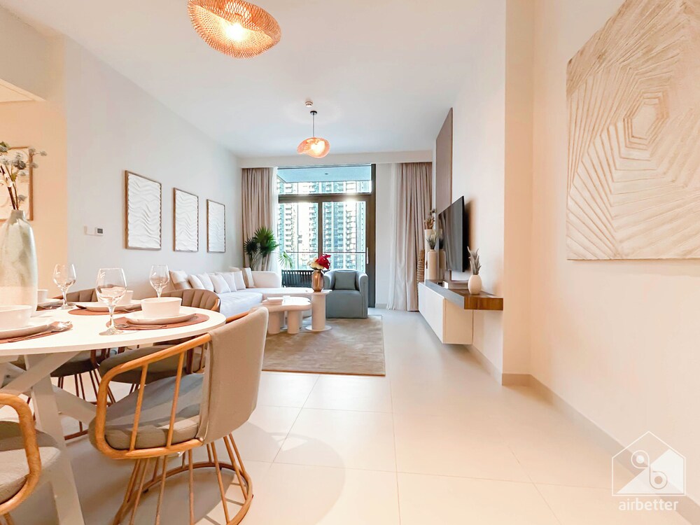 Luxurious 4B Balcony & Views Burjcrown Downtown