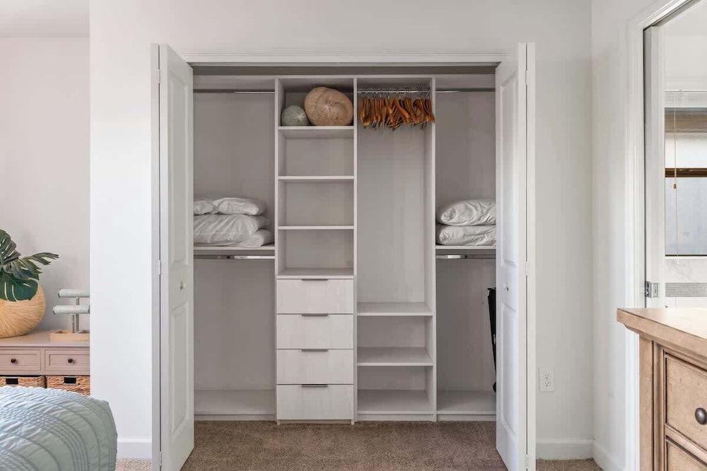 Luxury Decor 6BR at Storey Lake Sleeps 16