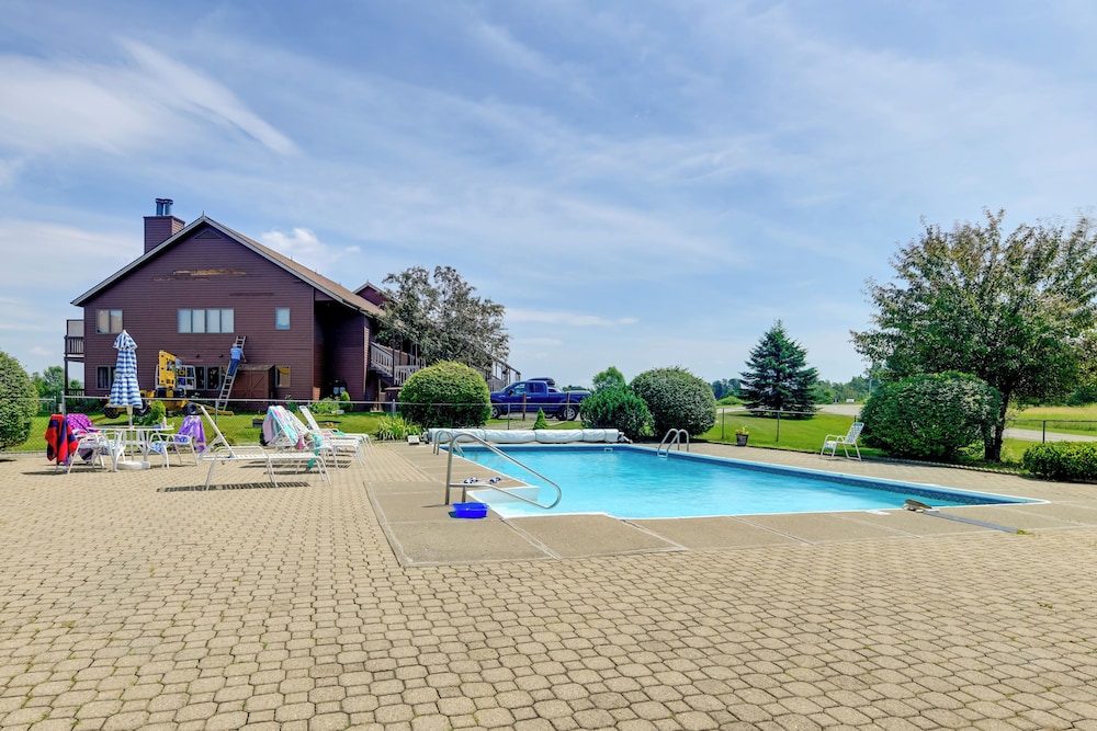 Mtn Views & Pool Access: Lake Memphremagog Condo!