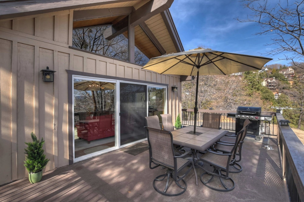 Acorn Acres Lake Views for 8