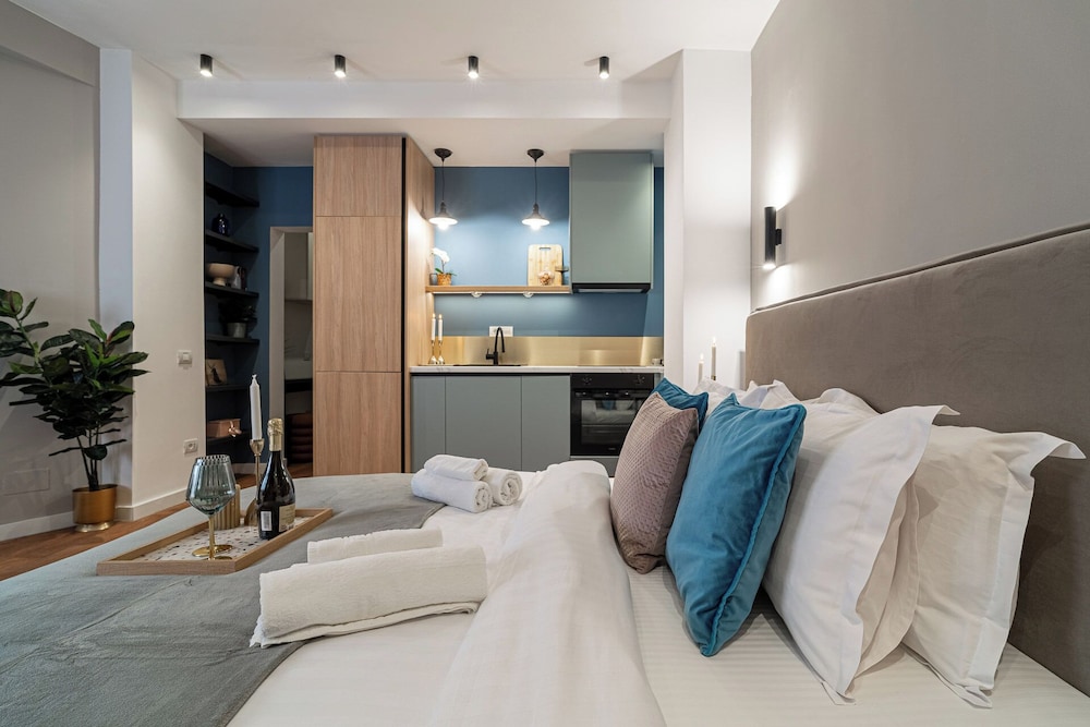 Trendy & Private City Studios Near Cismigiu & Calea Victoriei