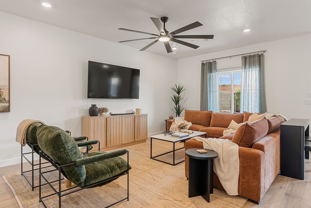 Red Haven 4 Bedroom Home