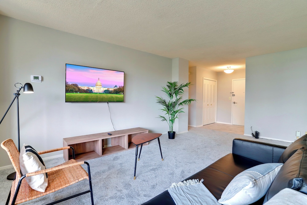 Immerse Yourself in This Beatiful Apt