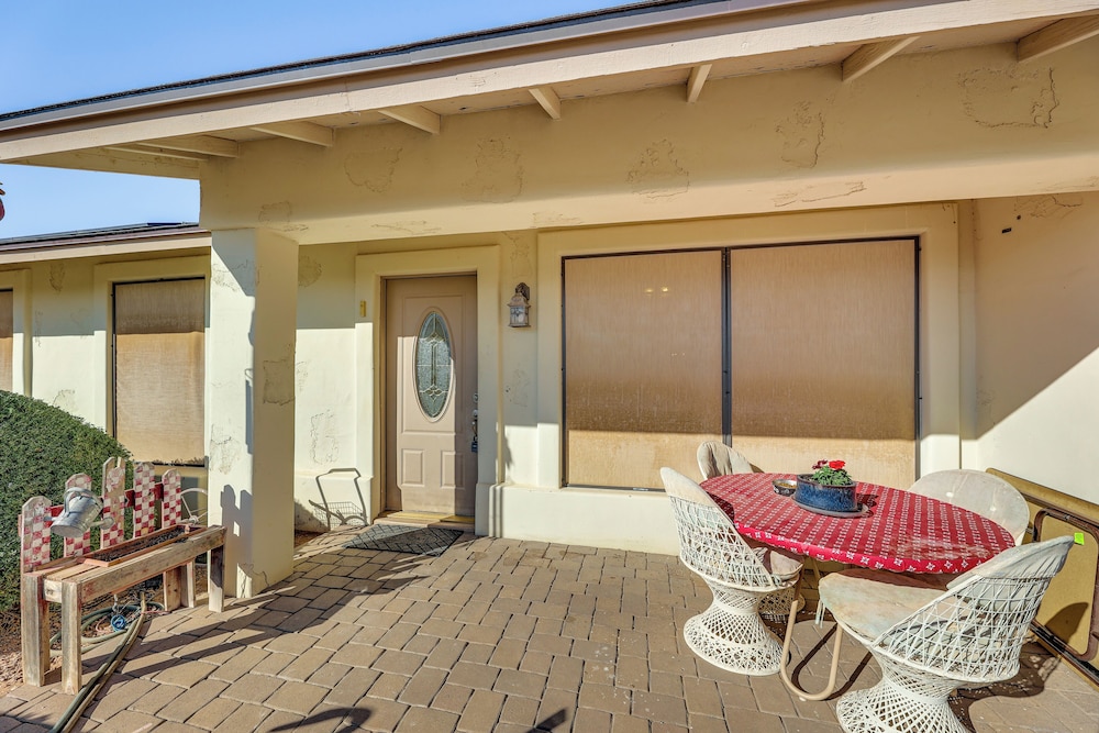 Near Golfing & Green Spaces: Florence Family Home!