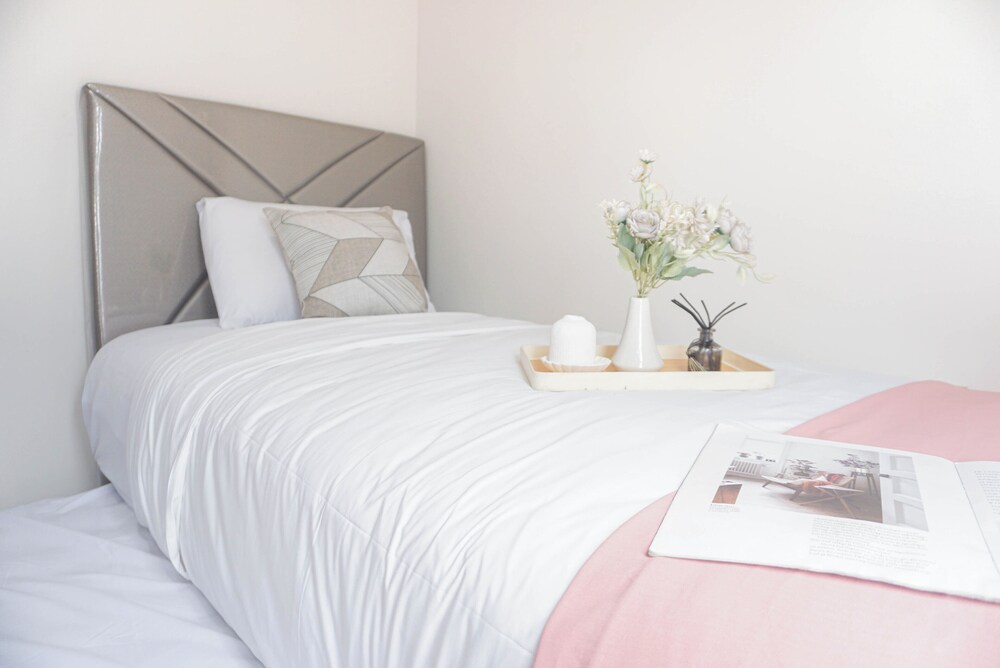 Cozy And Functional 2Br Apartment Vasanta Innopark