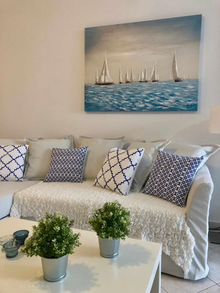 Zennova 32 Kallithea Blue Paradise view 5