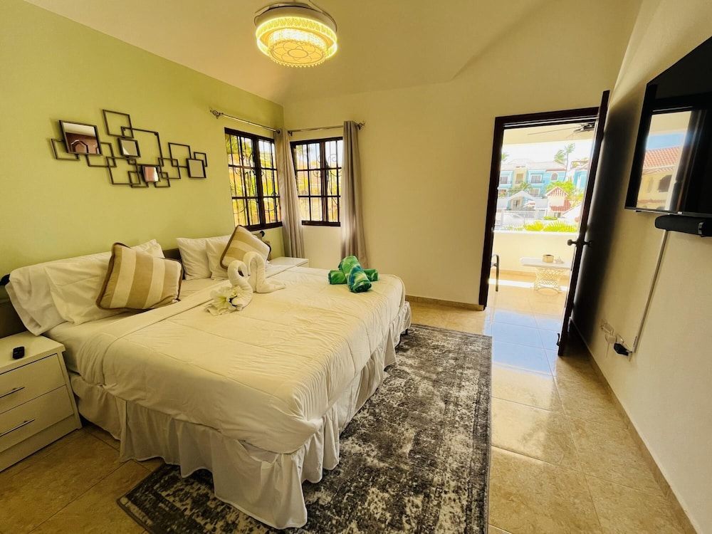 Beauty Villa With 3 Bedroom view 4