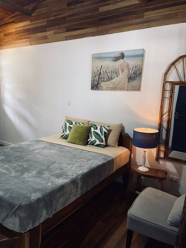 Lizard King Hotel & Suites