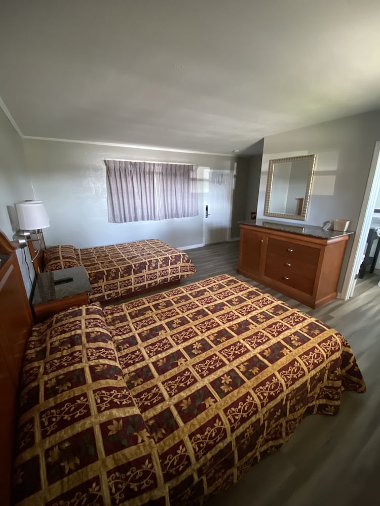 Oak Tree Inn - Property Image 23