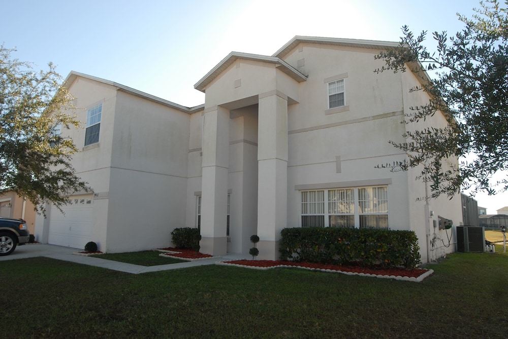Ov1586 - Crescent Lakes - 7 Bed 4 Baths Villa view 2