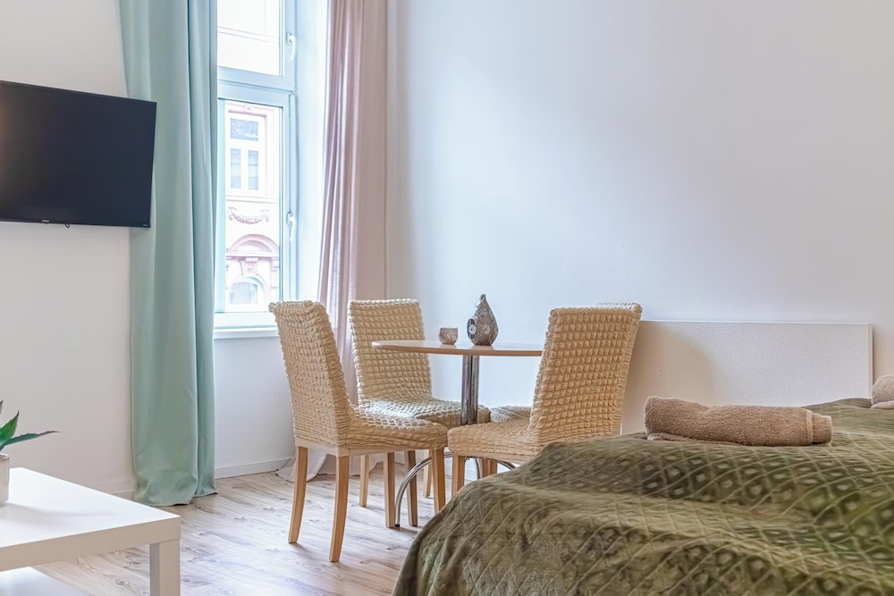 Modern 2BR Apt Near Westbahnhof
