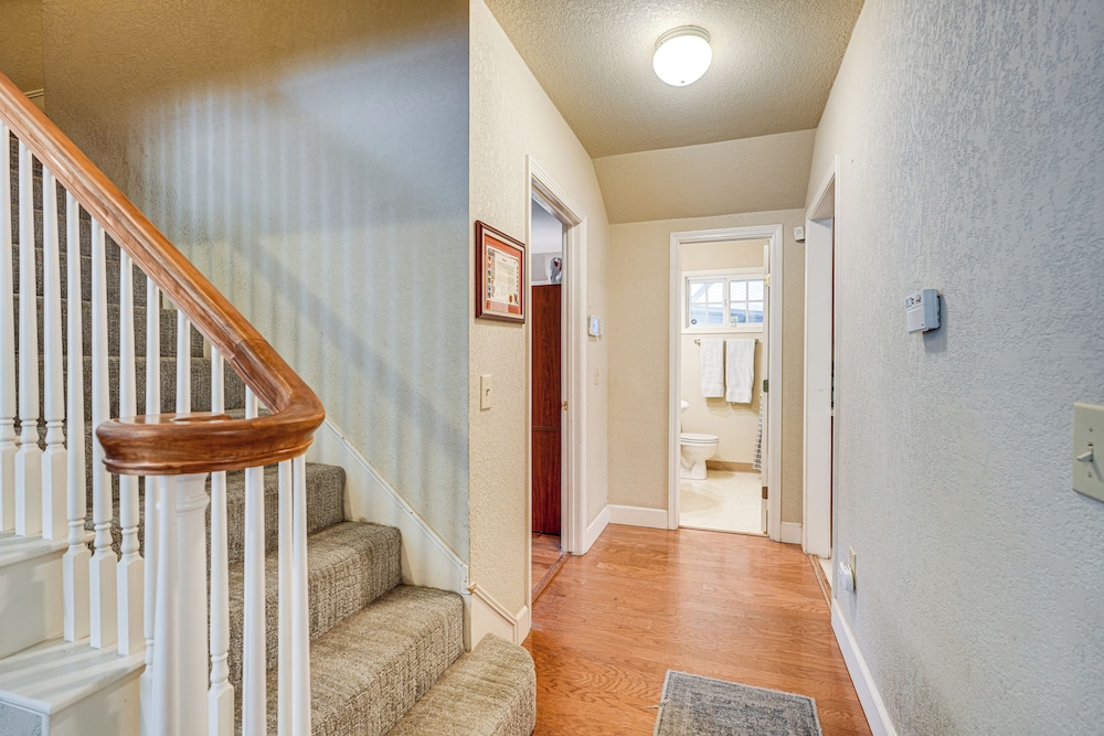 Walkable Miracle Mile Retreat w/ Peaceful Patio