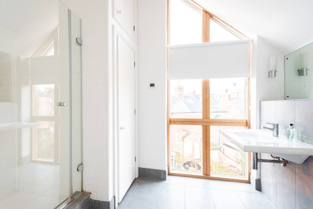 The Glasshouse Escape - 5BDR Victorian Jewel with Modern Twists in Jericho