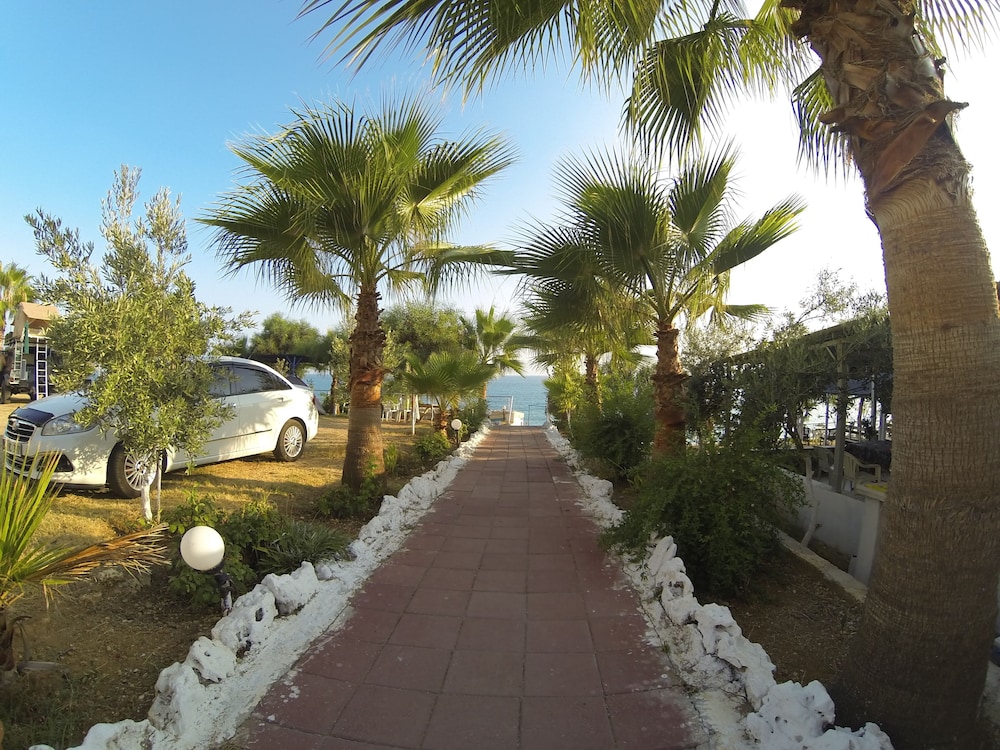 Mavi Cennet Camping Pansiyon