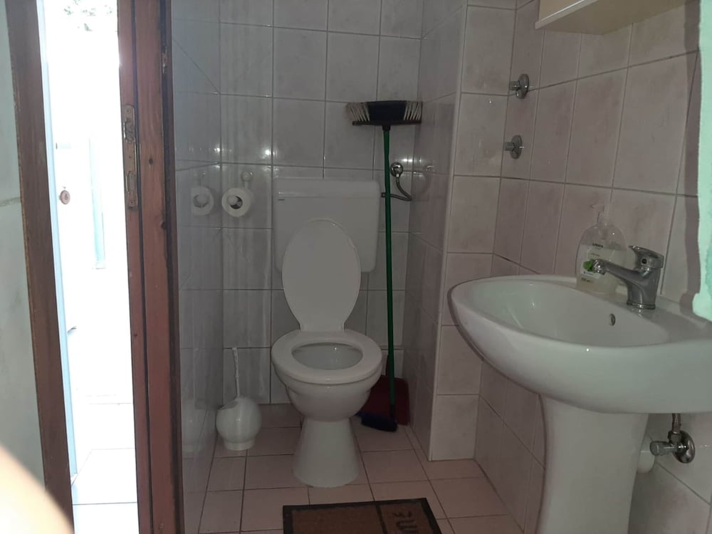 Comfy Holiday Home in Okrug Gornji near Trogir Center