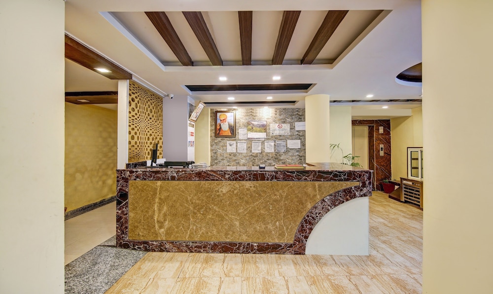 Lobby & Reception