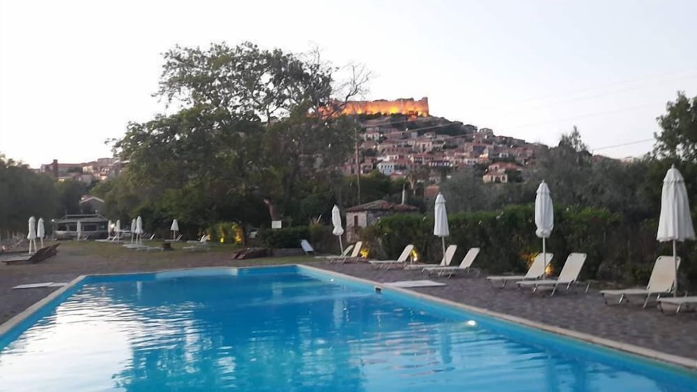 Olive Press Hotel & Apartments